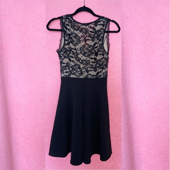 Eclipse black lace dress - Picture 2 of 6